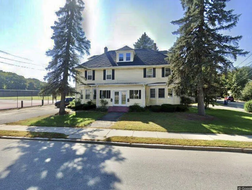 3 bed, 2 bath apartment for rent at 1127 Chestnut St, Newton Upper Falls