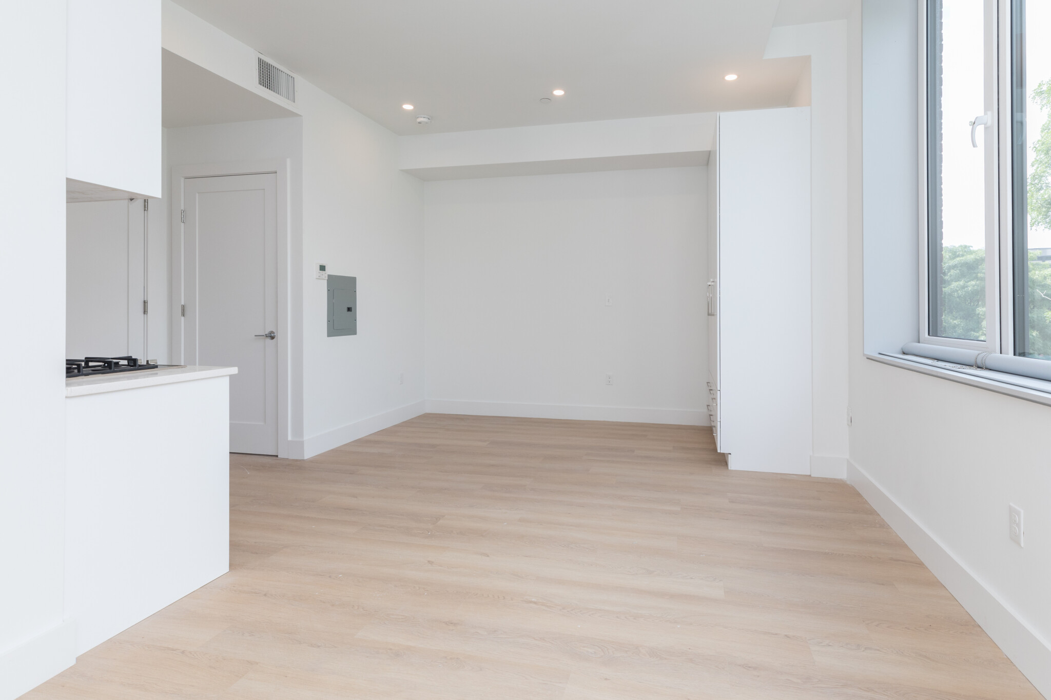 Studio bed, 1 bath apartment for rent at 1127 Harrison Ave Unit 211, Roxbury — photo 2 of 4