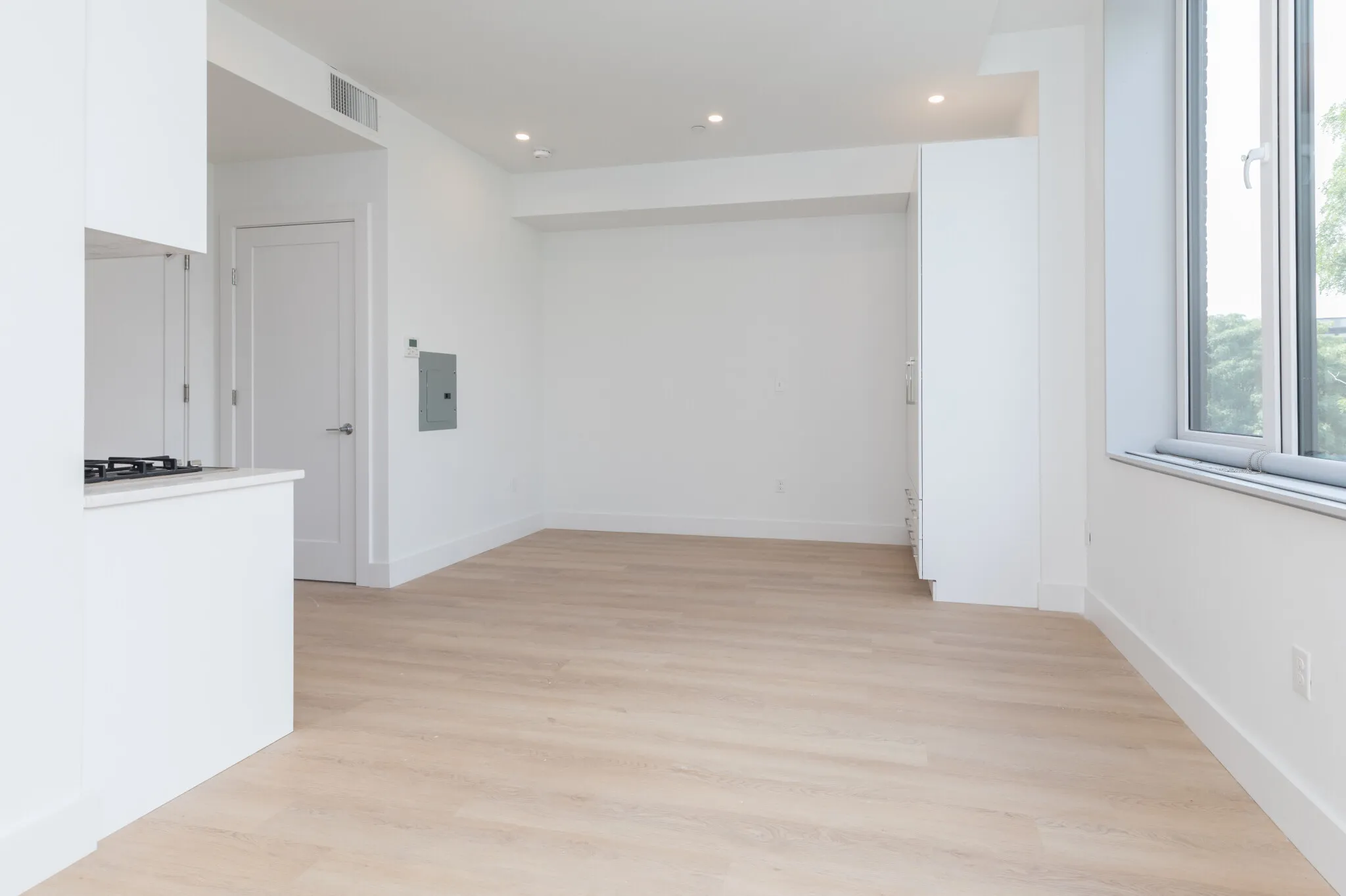 Studio bed, 1 bath apartment for rent at 1127 Harrison Ave Unit 217, Roxbury — photo 2 of 7