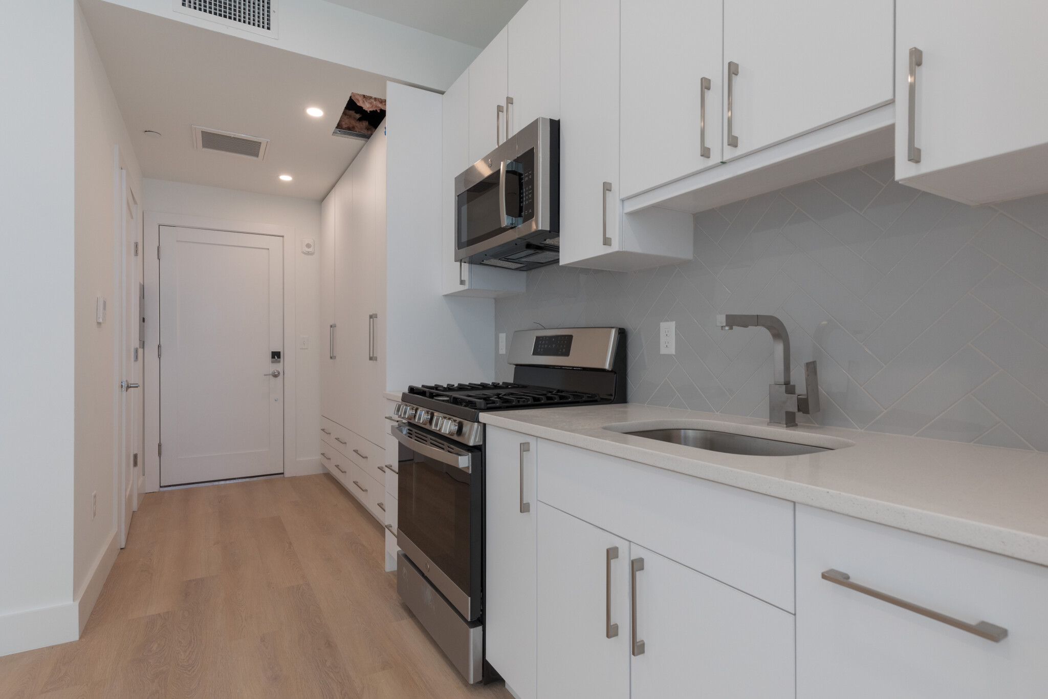 Studio bed, 1 bath apartment for rent at 1127 Harrison Ave Unit 221, Roxbury — photo 4 of 7