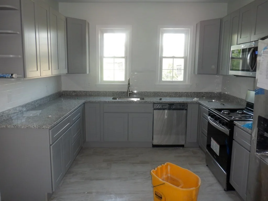 4 bed, 2 bath apartment for rent at 1127 Hyde Park Ave Unit 2, Hyde Park — photo 2 of 7