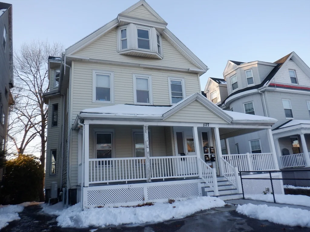 1 bed, 1 bath apartment for rent at 1127 Hyde Park Unit 3, Hyde Park