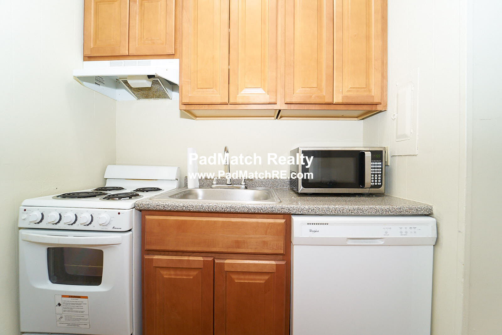 1 bed, 1 bath apartment for rent at 1128 Commonwealth Ave Unit 2, Allston — photo 2 of 13