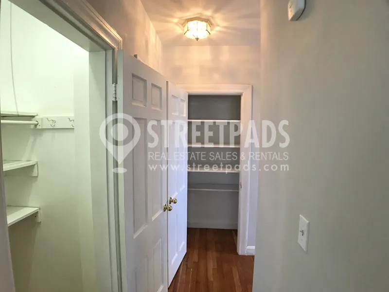 3 bed, 2 bath apartment for rent at 1129 Beacon St Unit 6, Longwood — photo 25 of 37