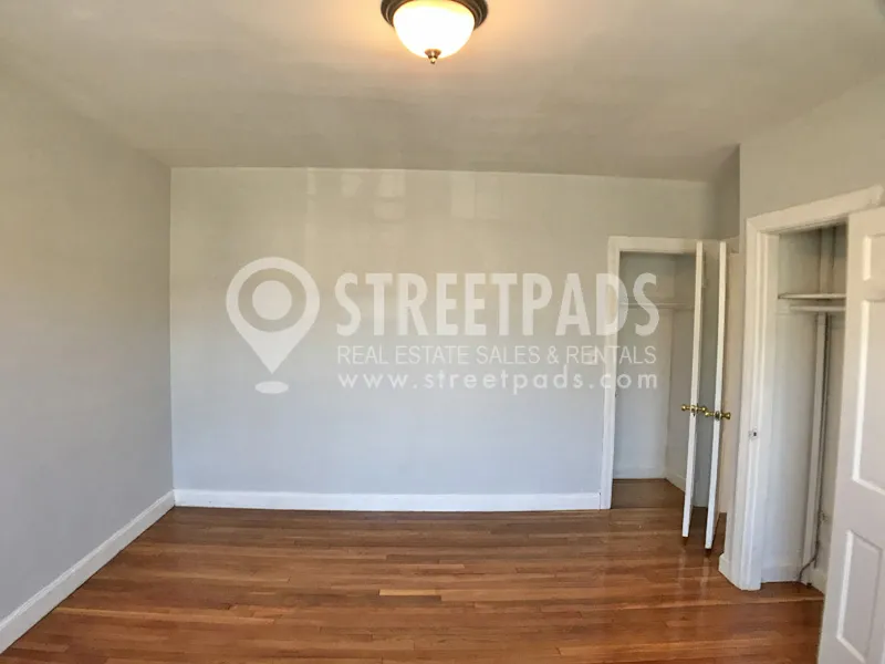 3 bed, 2 bath apartment for rent at 1129 Beacon St Unit 6, Longwood — photo 19 of 37