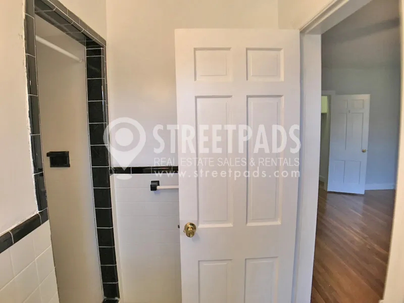 3 bed, 2 bath apartment for rent at 1129 Beacon St Unit 6, Longwood — photo 12 of 37