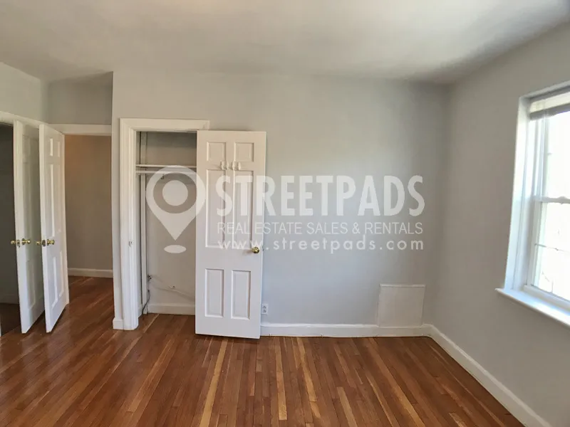 3 bed, 2 bath apartment for rent at 1129 Beacon St Unit 6, Longwood — photo 17 of 37