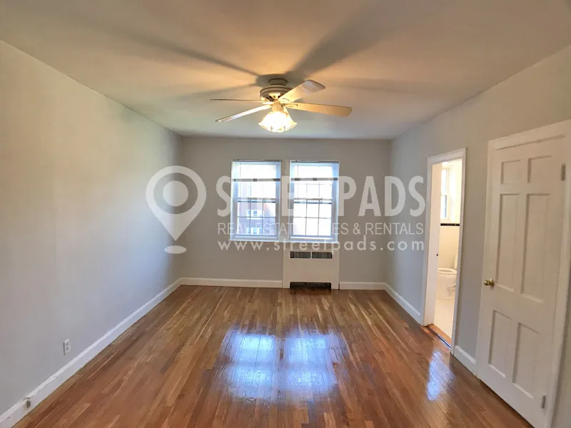 3 bed, 2 bath apartment for rent at 1129 Beacon St Unit 6, Longwood — photo 7 of 37