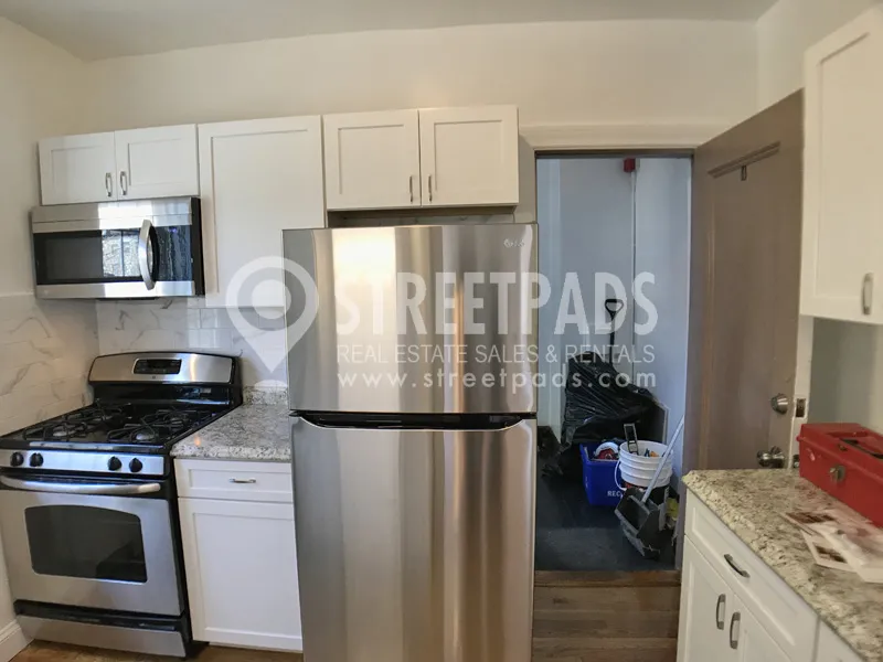 3 bed, 2 bath apartment for rent at 1129 Beacon St Unit 6, Longwood — photo 30 of 37