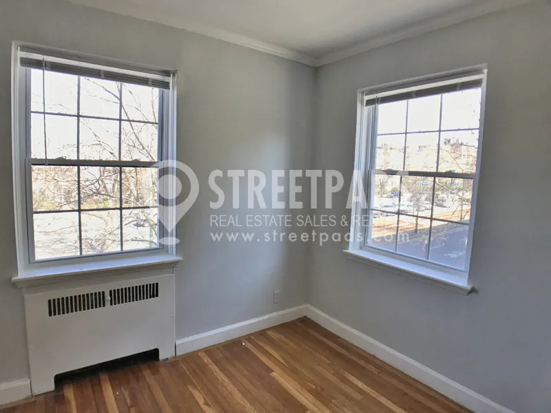 3 bed, 2 bath apartment for rent at 1129 Beacon St Unit 6, Longwood — photo 6 of 37