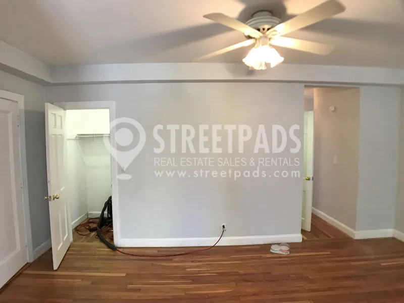 3 bed, 2 bath apartment for rent at 1129 Beacon St Unit 6, Longwood — photo 34 of 37