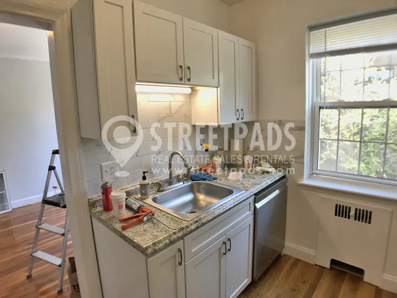 3 bed, 2 bath apartment for rent at 1129 Beacon St Unit 6, Longwood — photo 32 of 37