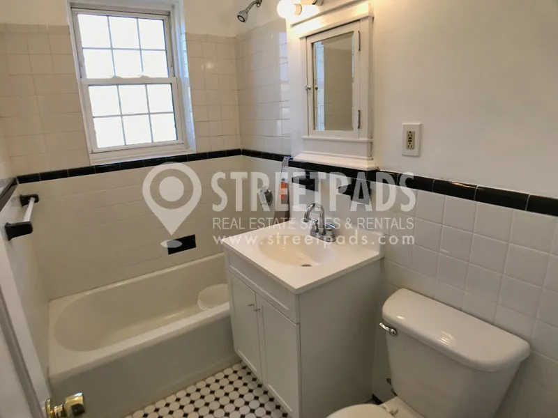 3 bed, 2 bath apartment for rent at 1129 Beacon St Unit 6, Longwood — photo 15 of 37