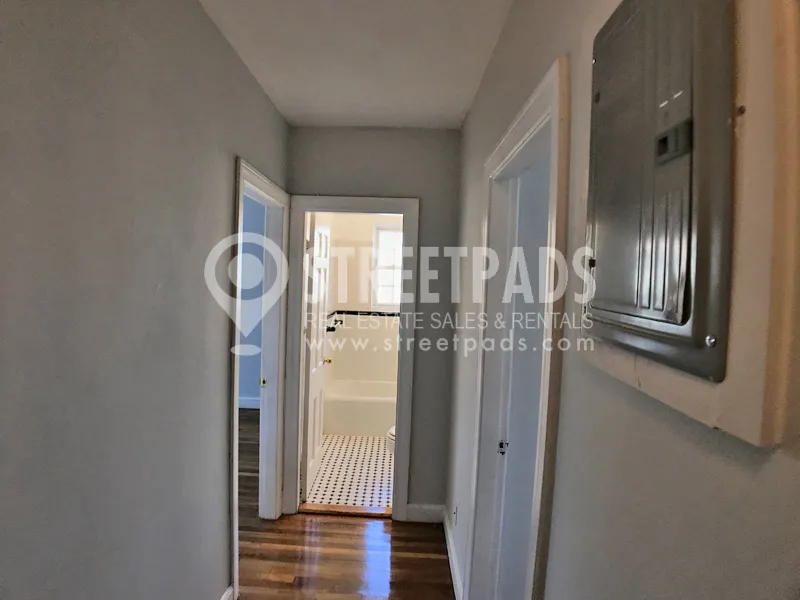 3 bed, 2 bath apartment for rent at 1129 Beacon St Unit 6, Longwood — photo 13 of 37