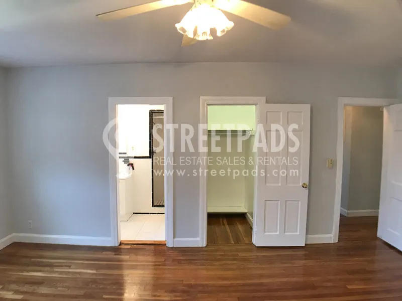 3 bed, 2 bath apartment for rent at 1129 Beacon St Unit 6, Longwood — photo 9 of 37