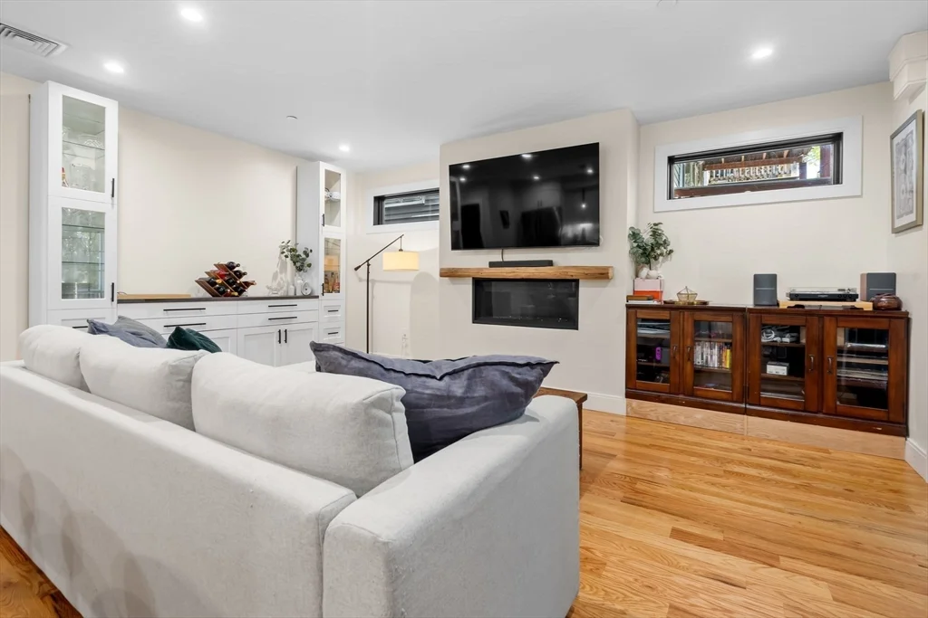 2 bed, 2 bath apartment for rent at 113-115 Falcon St Unit 1, East Boston — photo 10 of 34