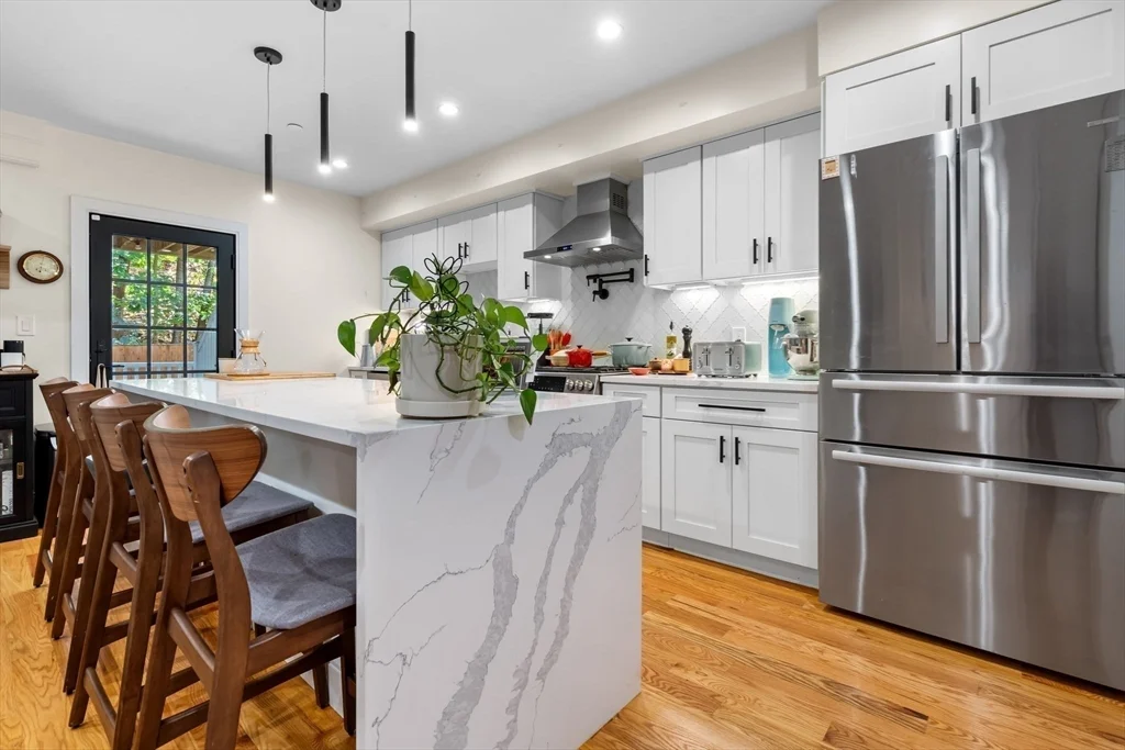 2 bed, 2 bath apartment for rent at 113-115 Falcon St Unit 1, East Boston — photo 4 of 34