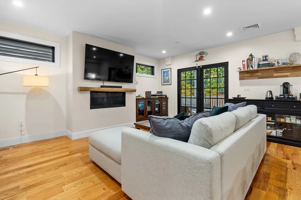 2 bed, 2 bath apartment for rent at 113-115 Falcon St Unit 1, East Boston — photo 11 of 34