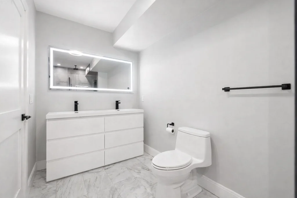2 bed, 2 bath apartment for rent at 113-115 Falcon St Unit 113-3, Eagle Hill — photo 12 of 24
