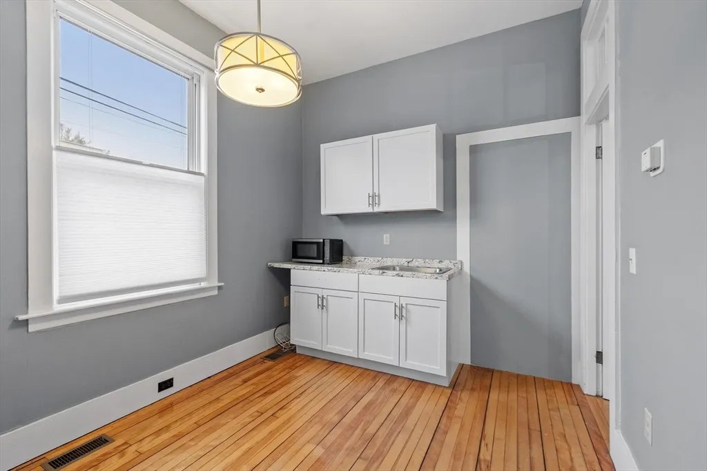 1 bed, 1 bath apartment for rent at 113-115 Main St Unit 1, Pepperell — photo 6 of 11