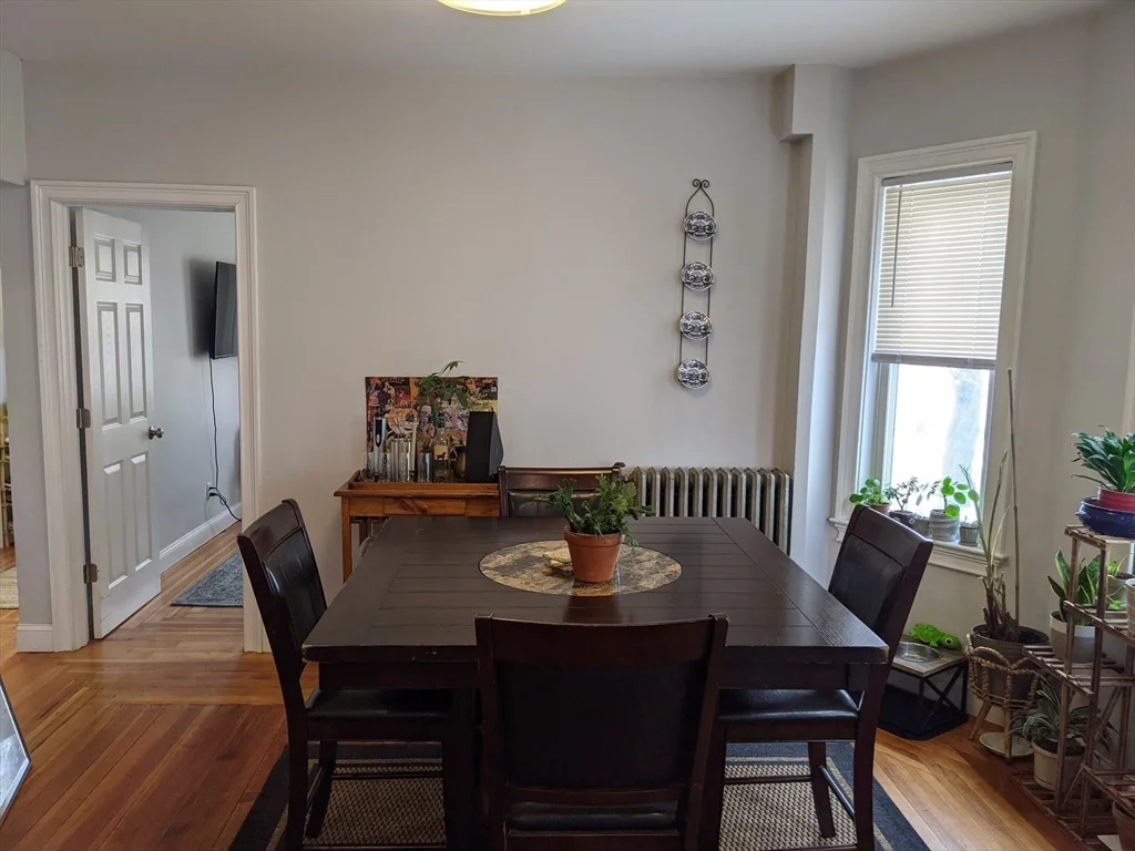3 bed, 1 bath apartment for rent at 113 3rd St Unit 1, Medford — photo 5 of 14