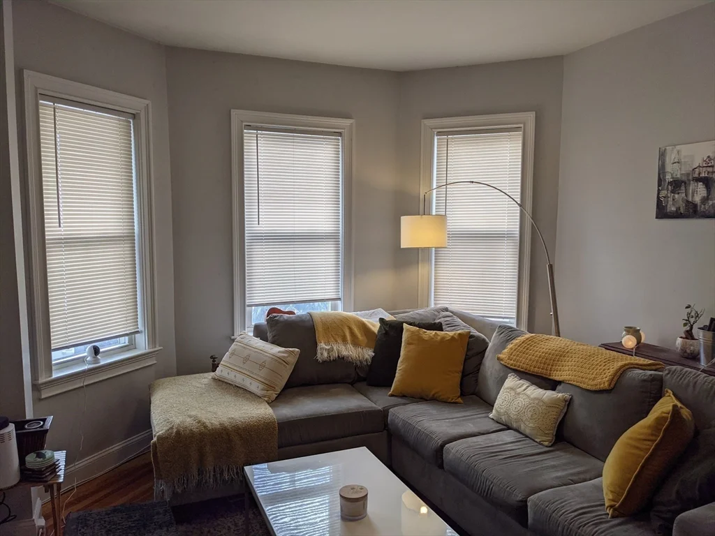 3 bed, 1 bath apartment for rent at 113 3rd St Unit 1, Medford — photo 6 of 14