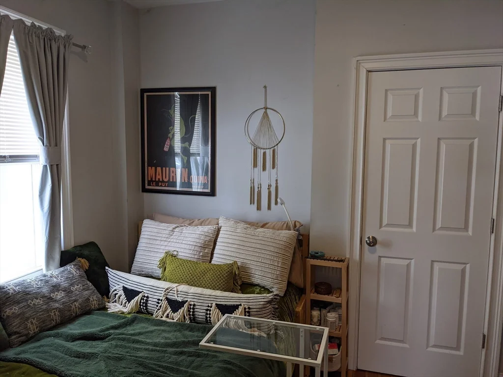3 bed, 1 bath apartment for rent at 113 3rd St Unit 1, Medford — photo 10 of 14