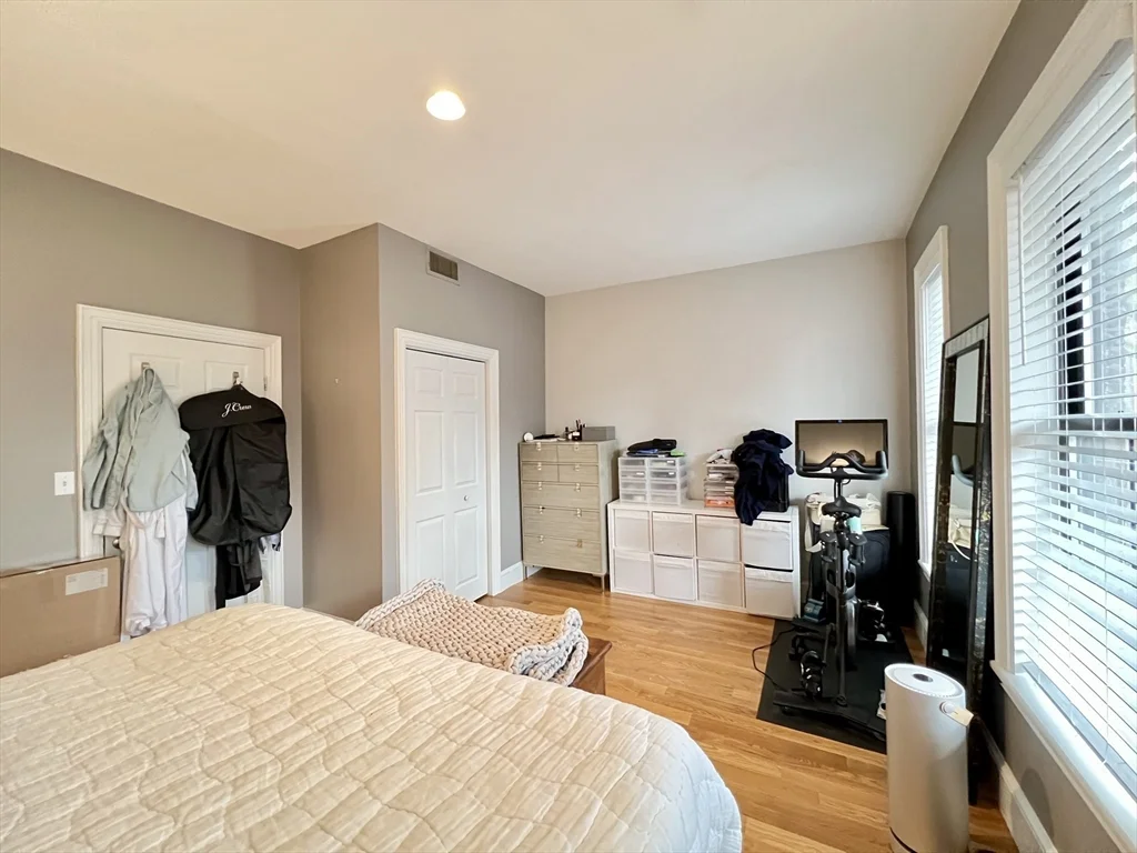 3 bed, 1 bath apartment for rent at 113 Appleton St Unit 3, South End — photo 13 of 21