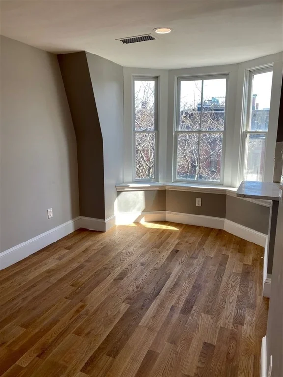 3 bed, 1 bath apartment for rent at 113 Appleton St Unit 3, South End — photo 8 of 21