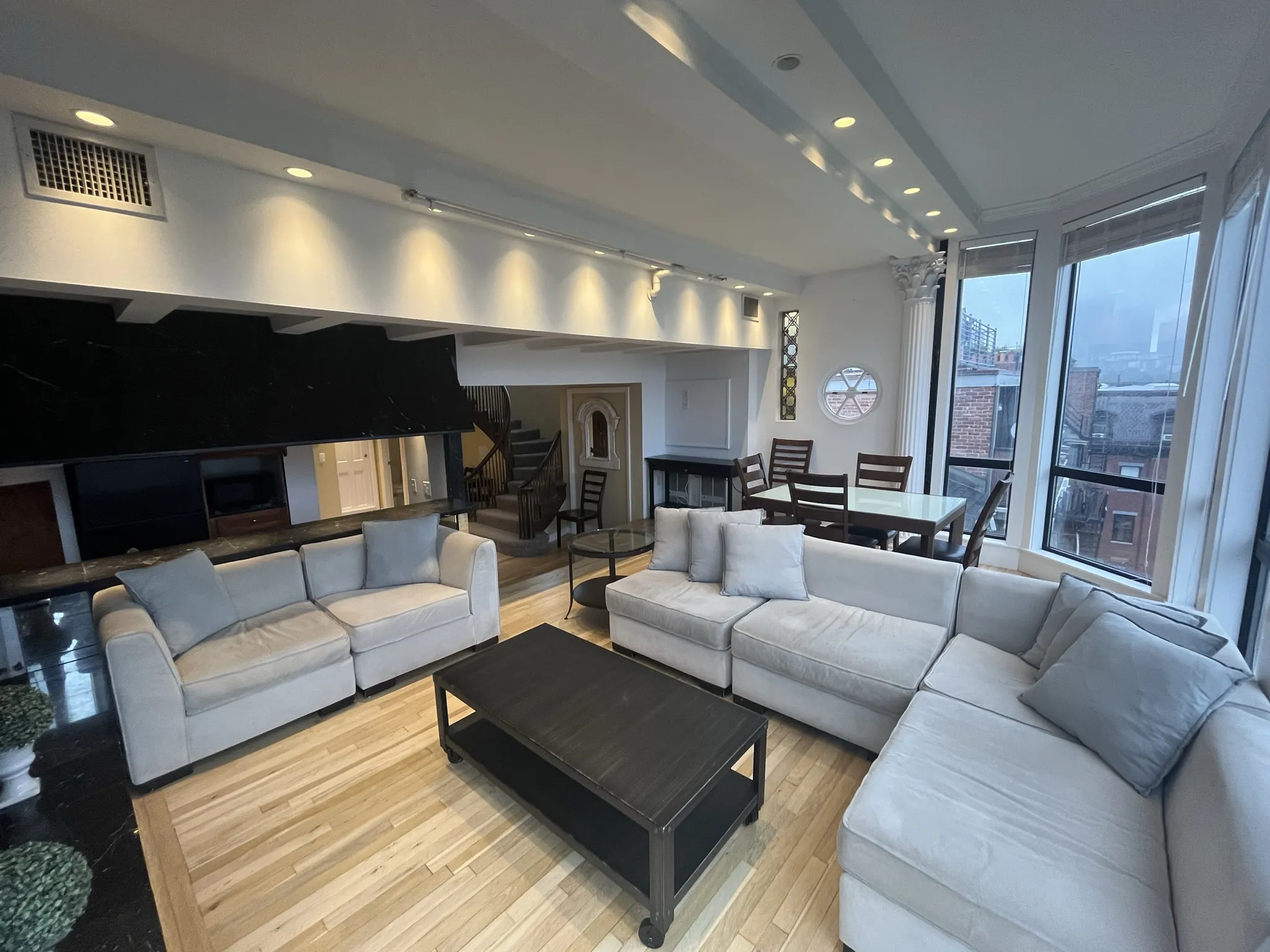 2.5 bed, 3 bath apartment for rent at 113 Beacon St Unit 1, Back Bay — photo 53 of 66