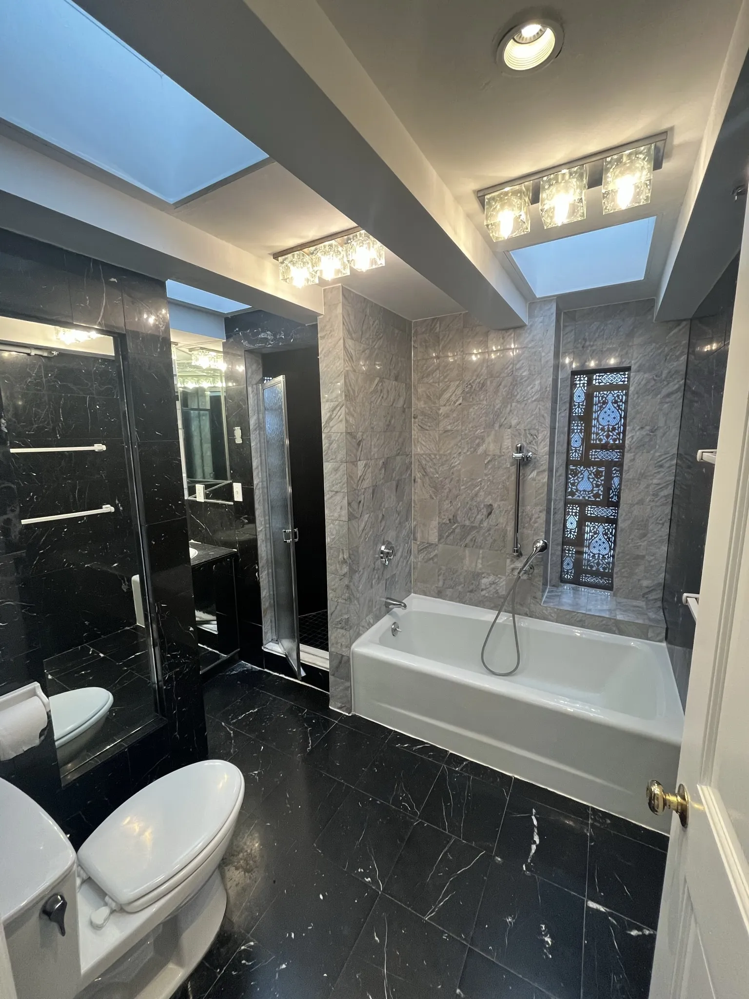 2.5 bed, 3 bath apartment for rent at 113 Beacon St Unit 1, Back Bay — photo 57 of 66