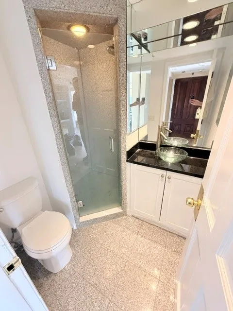 2.5 bed, 3 bath apartment for rent at 113 Beacon St Unit 1, Back Bay — photo 39 of 66
