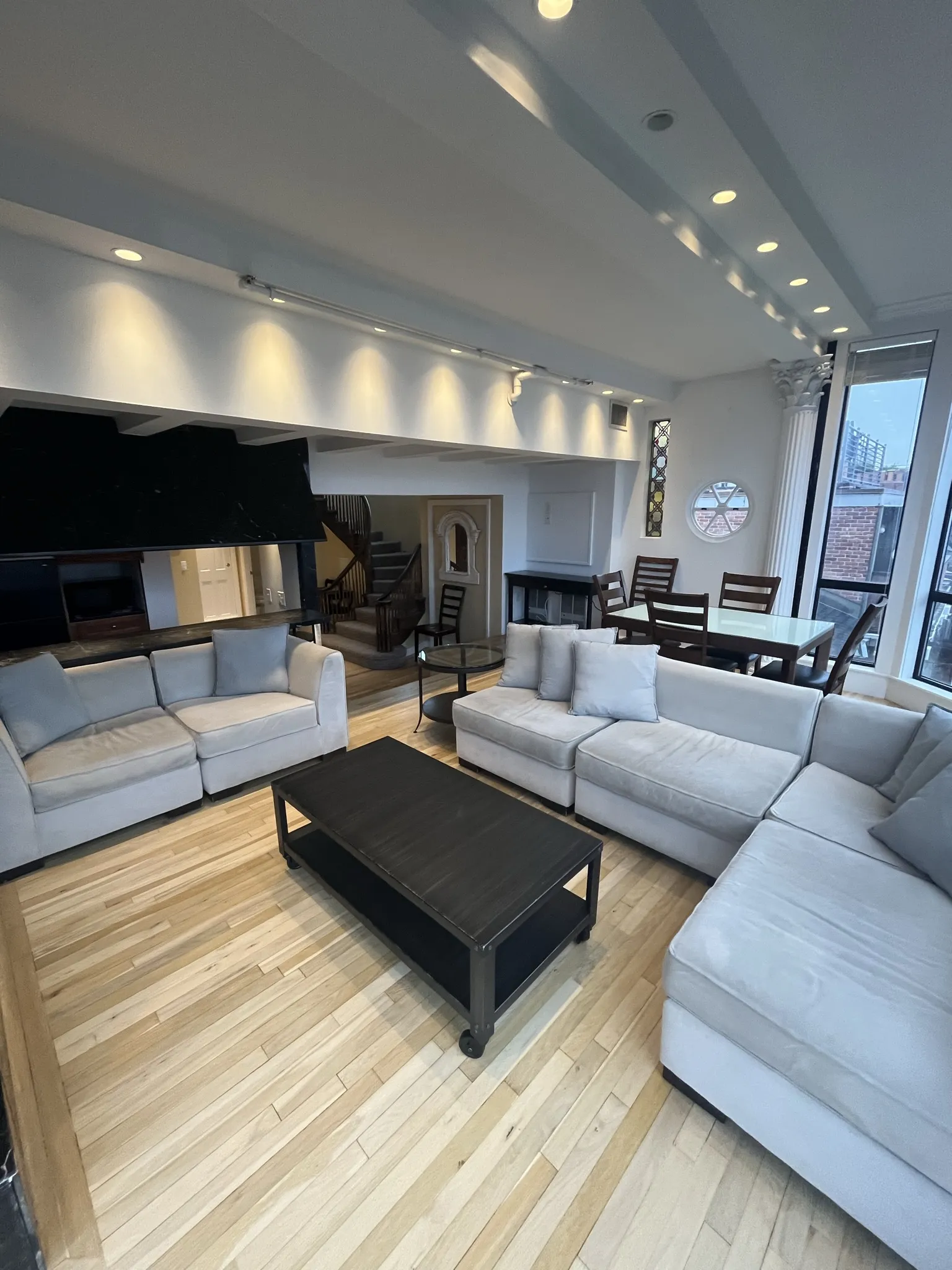 2.5 bed, 3 bath apartment for rent at 113 Beacon St Unit 1, Back Bay — photo 54 of 66