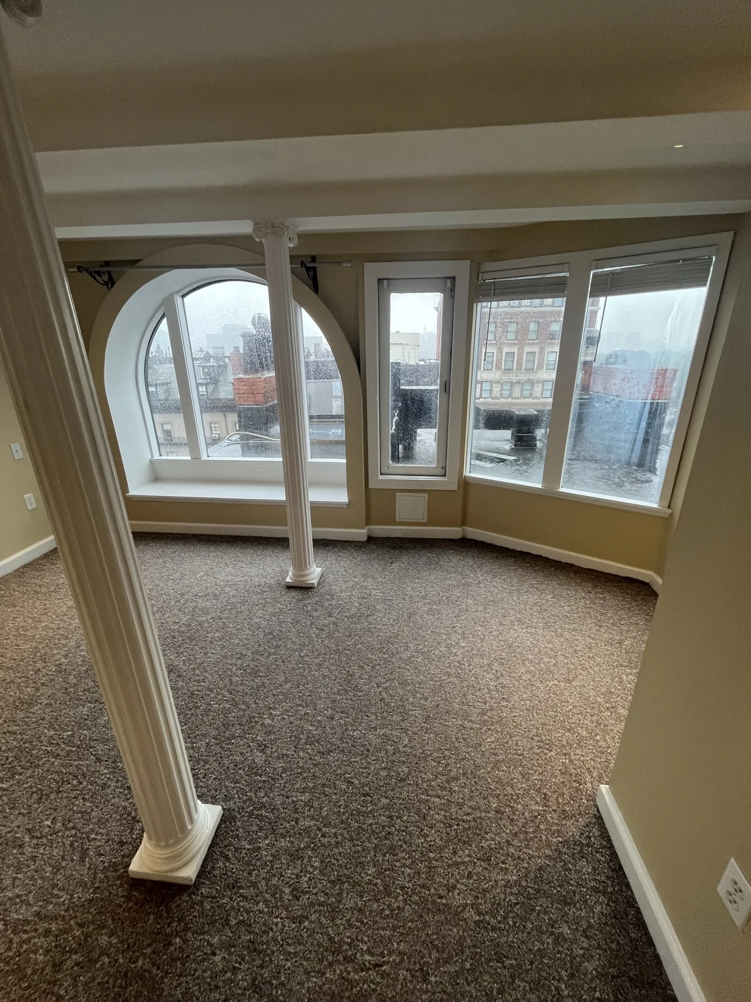 2.5 bed, 3 bath apartment for rent at 113 Beacon St Unit 1, Back Bay — photo 56 of 66