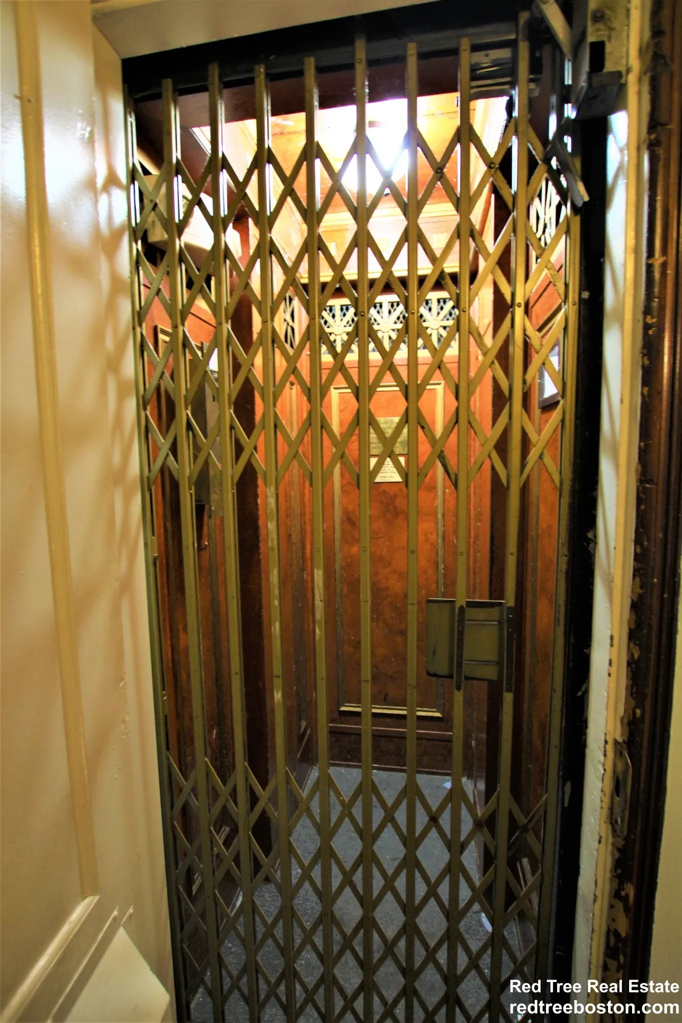 2.5 bed, 3 bath apartment for rent at 113 Beacon St Unit 1, Back Bay — photo 26 of 66