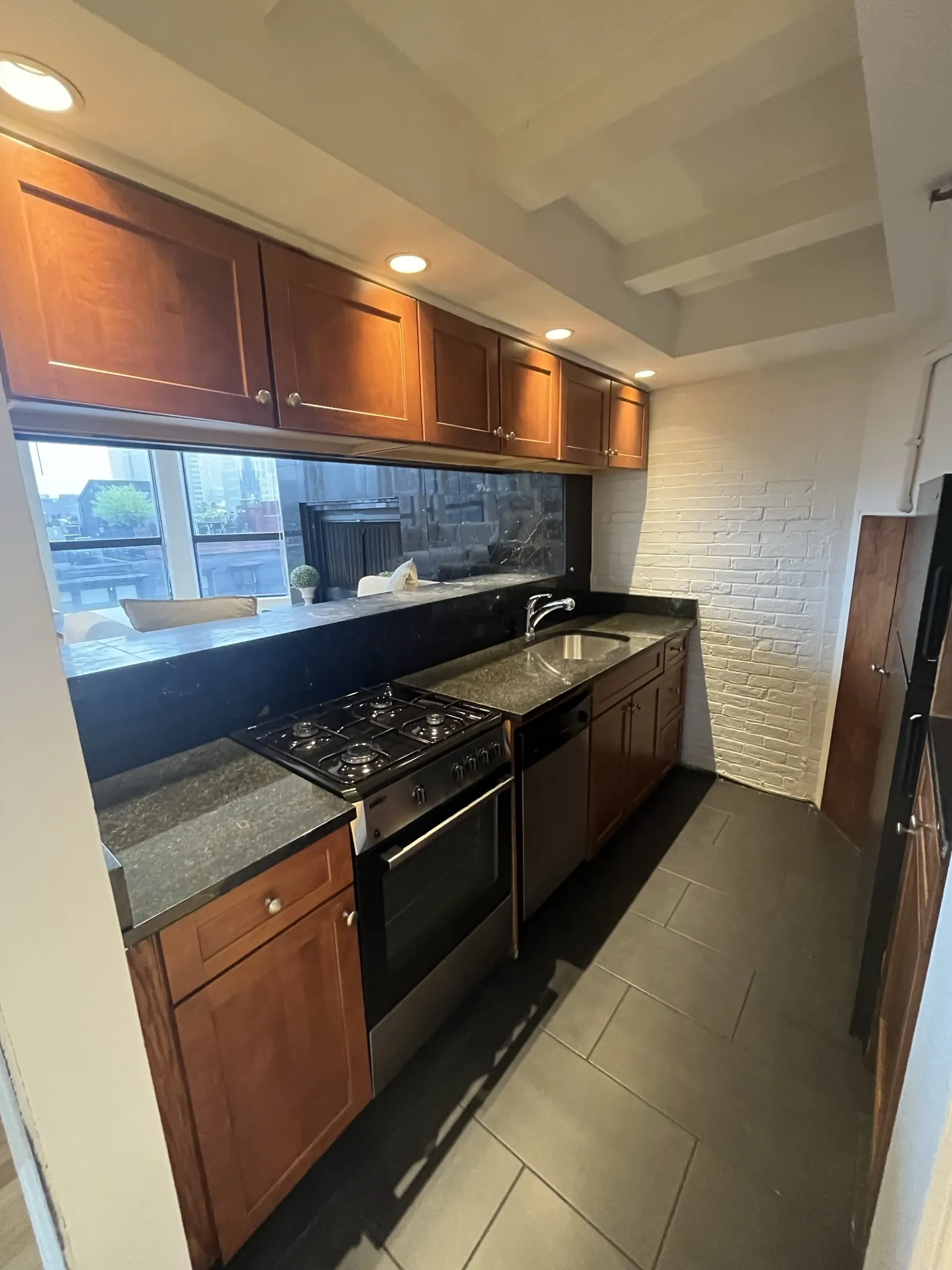 2.5 bed, 3 bath apartment for rent at 113 Beacon St Unit 1, Back Bay — photo 48 of 66