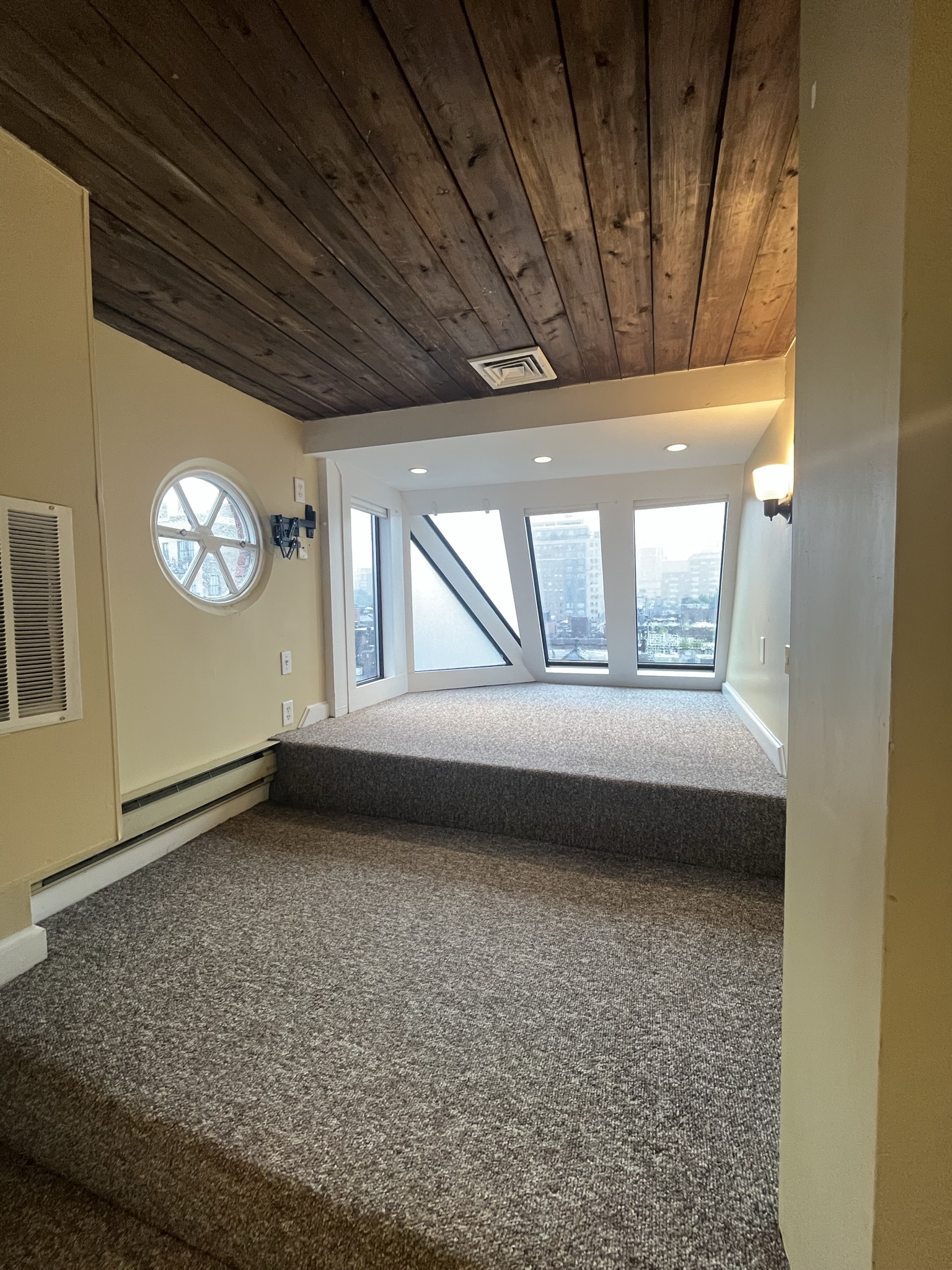 3 bed, 3 bath apartment for rent at 113 Beacon St Unit 113PH, Back Bay — photo 24 of 25