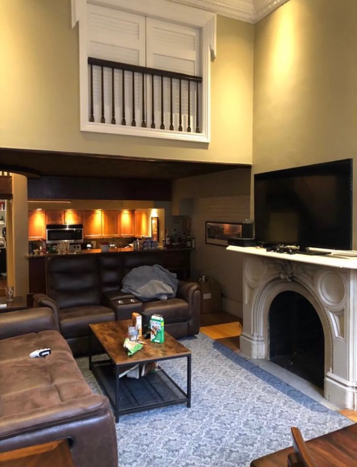 3 bed, 2 bath apartment for rent at 113 Beacon St Unit 2 Front, Back Bay — photo 2 of 22