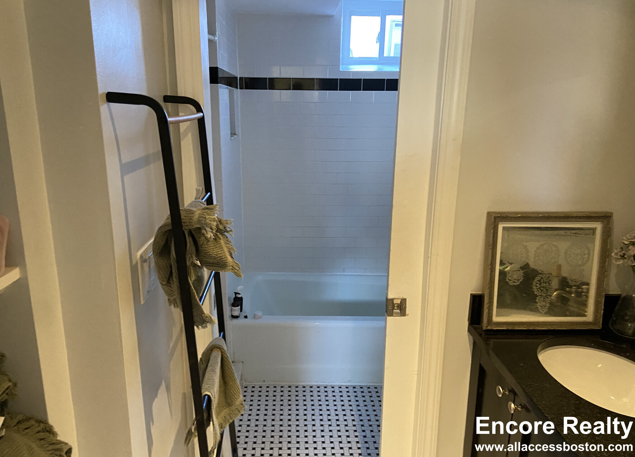 3 bed, 2 bath apartment for rent at 113 Beacon St Unit 6, Back Bay — photo 21 of 37