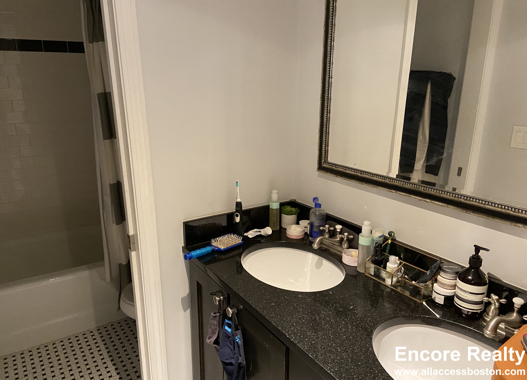 3 bed, 2 bath apartment for rent at 113 Beacon St Unit 6, Back Bay — photo 15 of 37