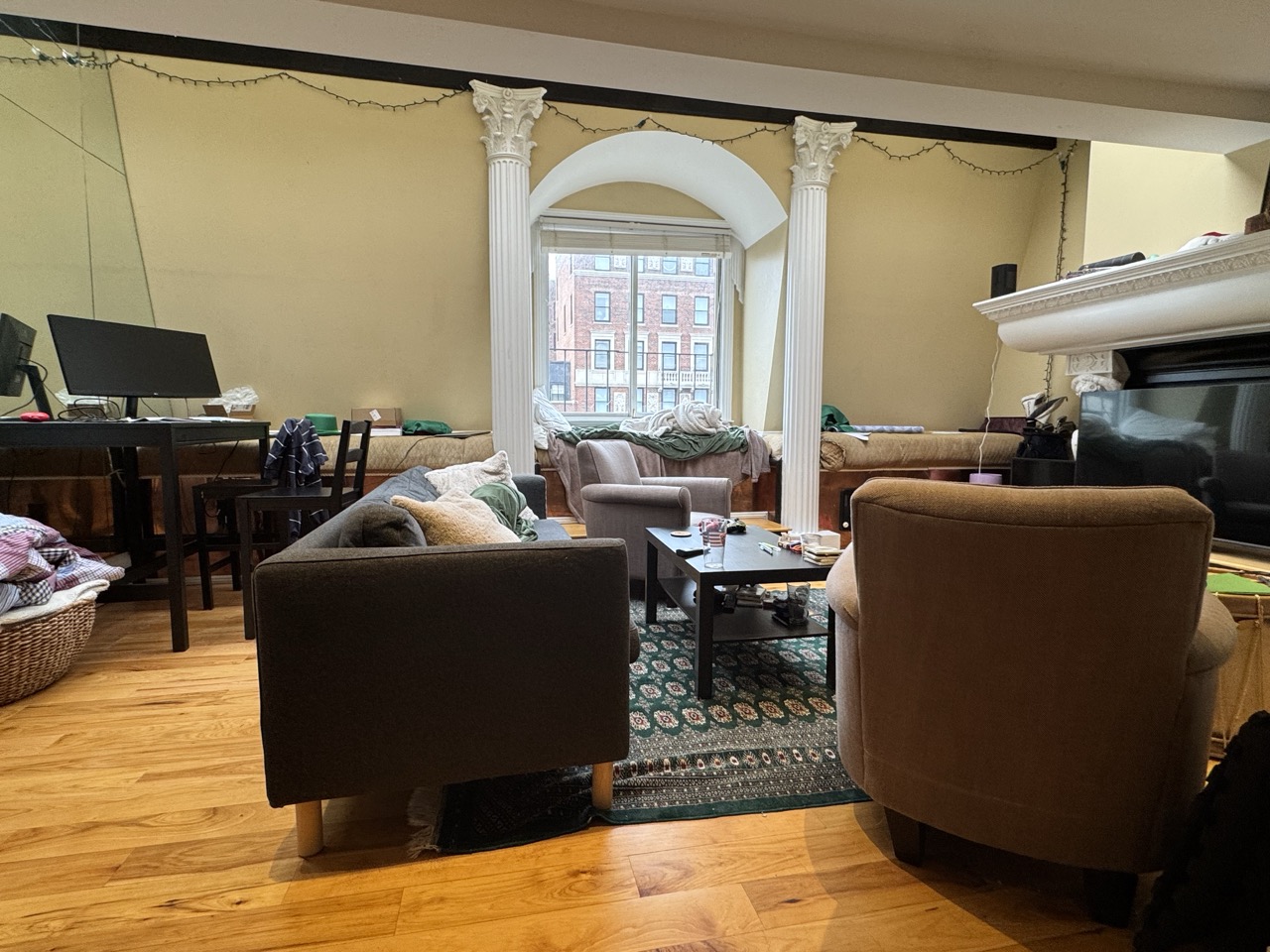 3 bed, 2 bath apartment for rent at 113 Beacon St Unit 6 Front, Back Bay