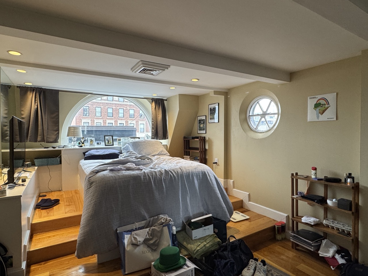3 bed, 2 bath apartment for rent at 113 Beacon St Unit 6 Front, Back Bay — photo 25 of 28