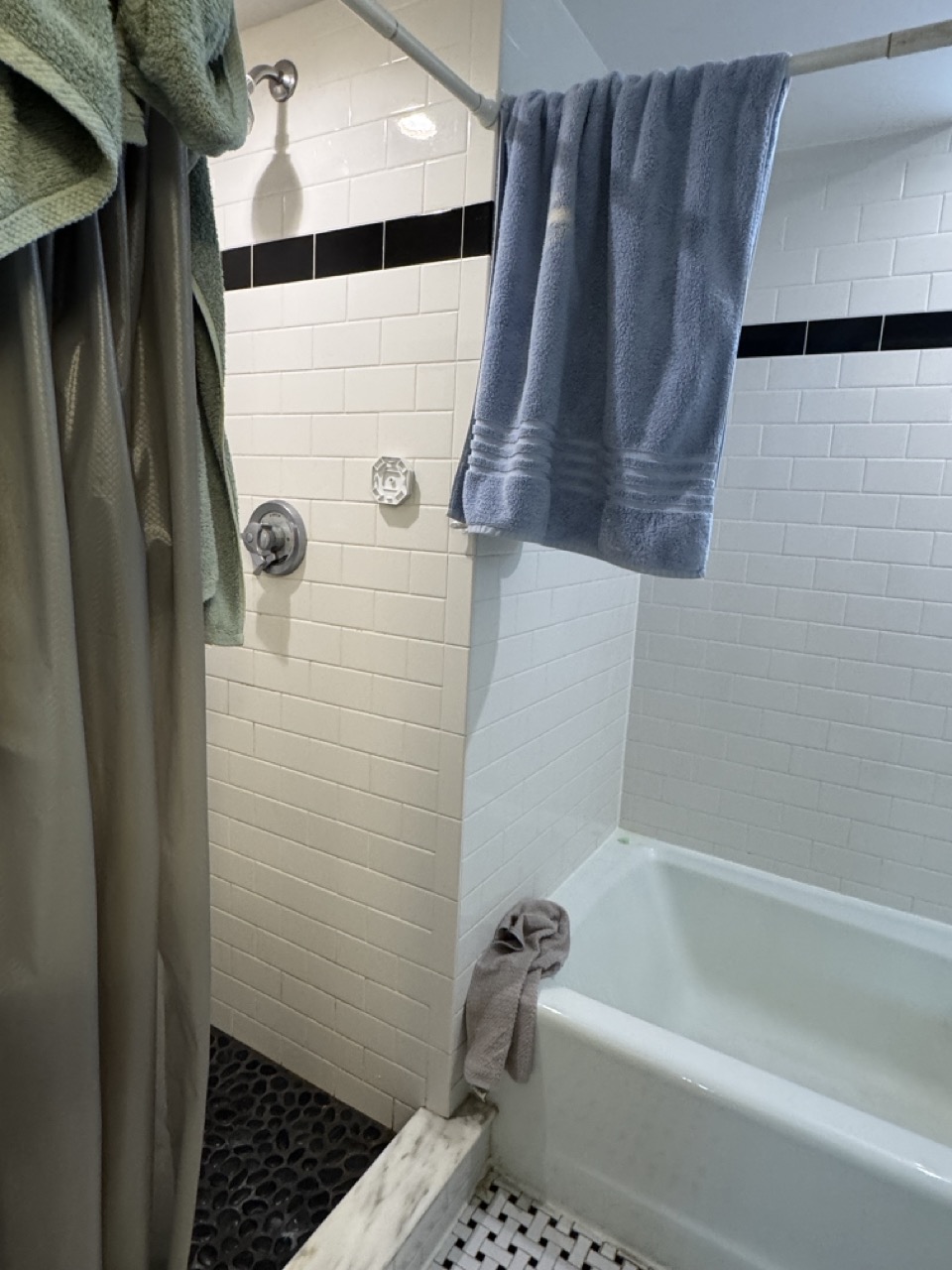 3 bed, 2 bath apartment for rent at 113 Beacon St Unit 6 Front, Back Bay — photo 21 of 28