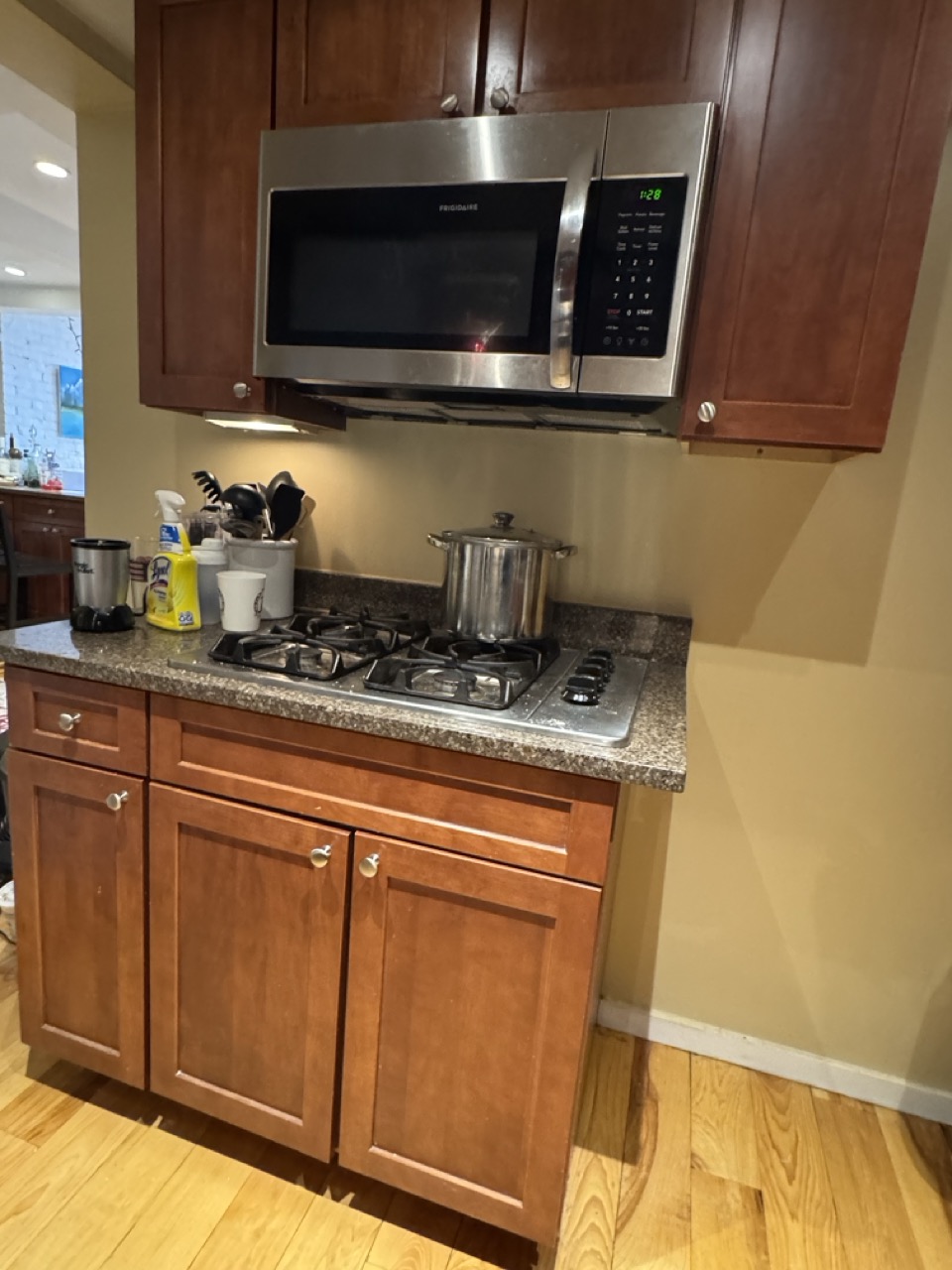 3 bed, 2 bath apartment for rent at 113 Beacon St Unit 6 Front, Back Bay — photo 8 of 28