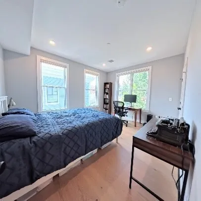 3 bed, 2 bath apartment for rent at 113 Beacon St Unit C, Union Square — photo 11 of 16