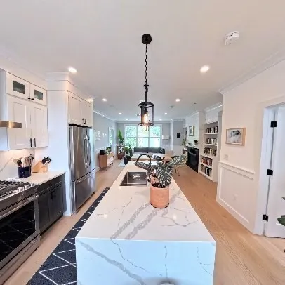 3 bed, 2 bath apartment for rent at 113 Beacon St Unit C, Union Square — photo 2 of 16