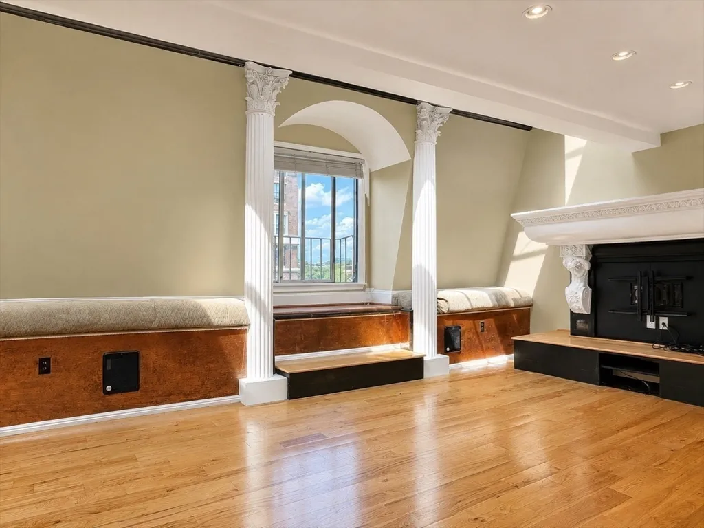 3 bed, 2 bath apartment for rent at 113 Beacon St Unit F-6, Back Bay — photo 3 of 17