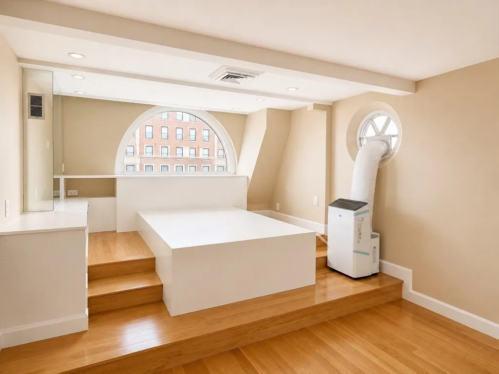 3 bed, 2 bath apartment for rent at 113 Beacon St Unit F-6, Back Bay — photo 12 of 17