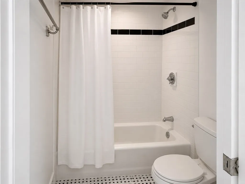 3 bed, 2 bath apartment for rent at 113 Beacon St Unit F-6, Back Bay — photo 7 of 17