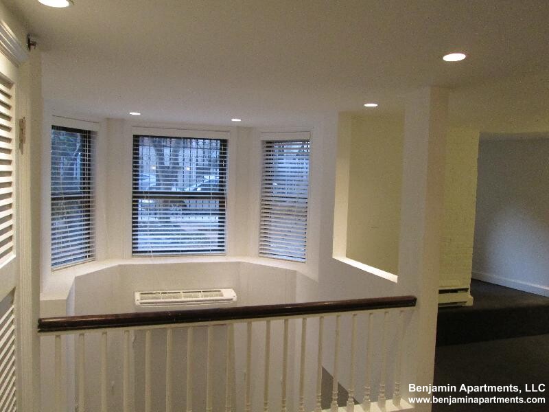 1.5 bed, 2 bath apartment for rent at 113 Beacon St Unit Ground, Back Bay — photo 2 of 23